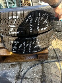 Z113 2ks zimné 215/60R18  runflat