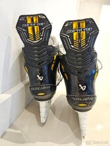 Hokejové korčule Bauer Supreme M5 Pro Junior