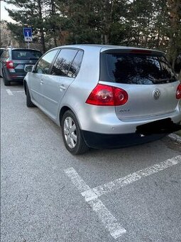 Predám Volkswagen Golf 5. 1,4 benzín