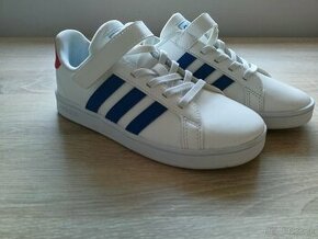 Botasky Adidas vel.33