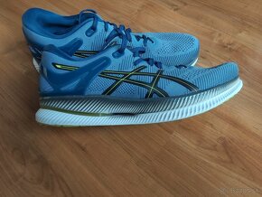 Bežecké tenisky Asics Metaride 46,5