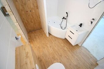 PREDAJ Novostavba s vírivkou Dvorec s pozem. 336m²