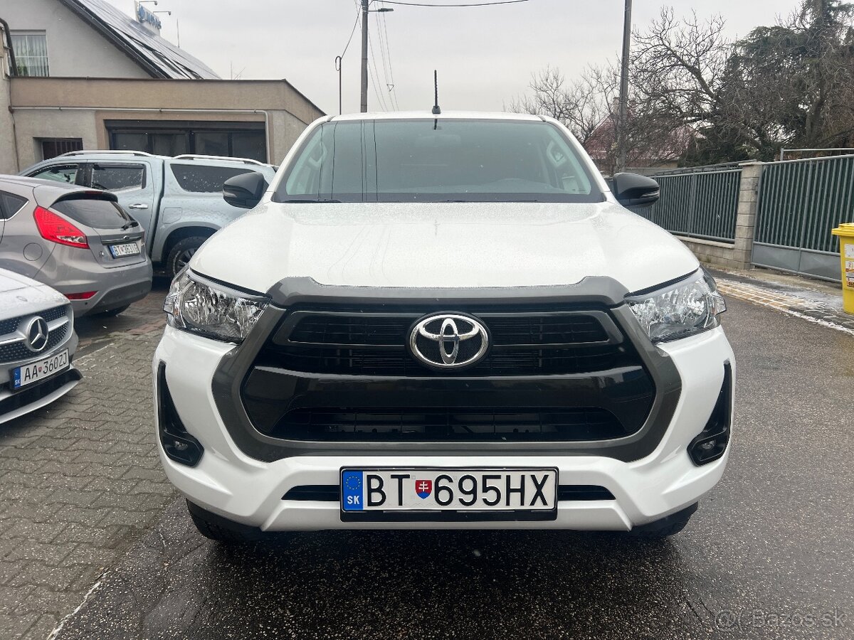 Toyota Hilux 2.4 D-4D 4WD 110 kW LiVE 20000km