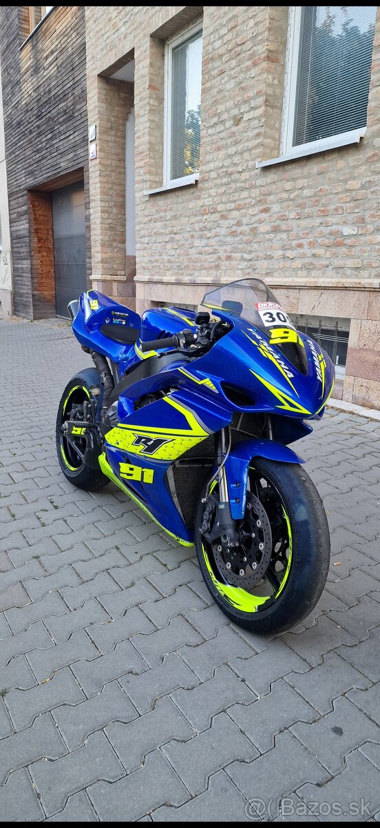 Yamaha YZF R1 - okruhovka