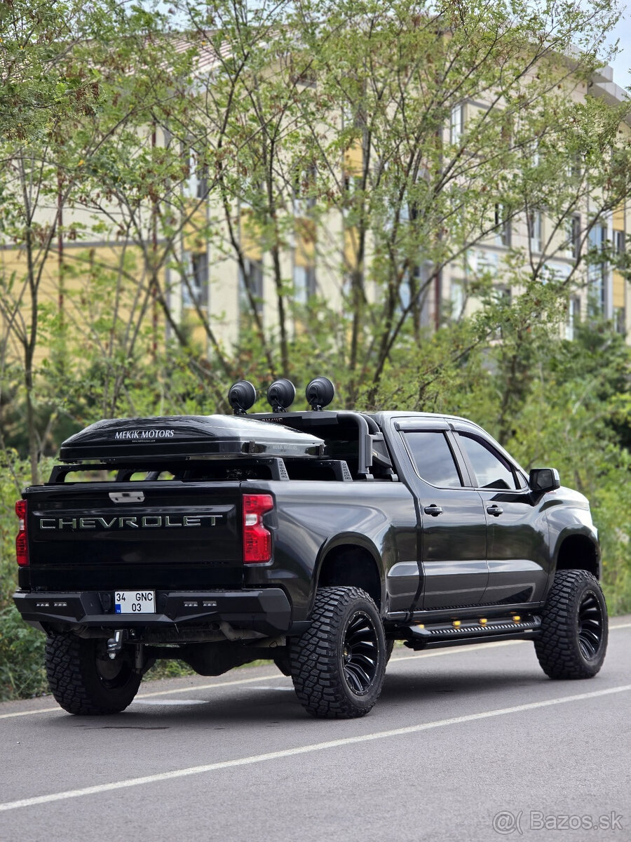 Zadný pevnostný náraznik  Chevy Silverado 2019