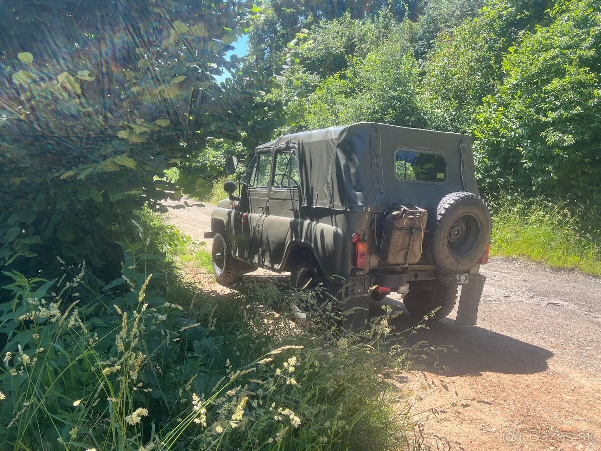 UAZ 469 - 7miest - ARMÁDA SR