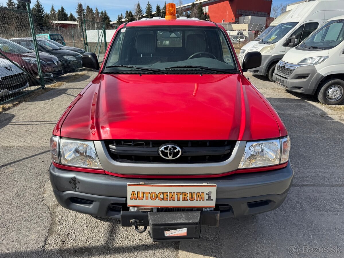 Toyota Hilux 2.5 D4D XTRA-Cab Country