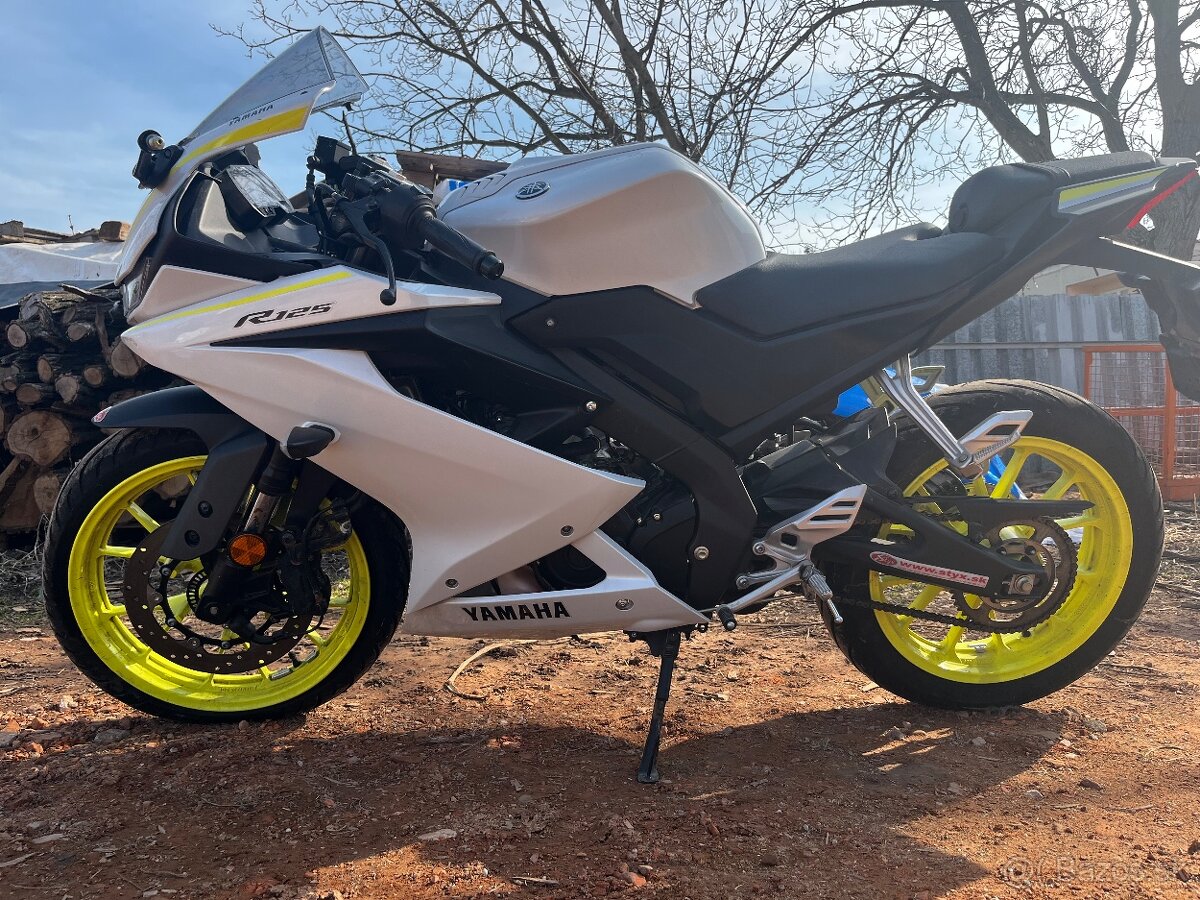 Yamaha YZF r125 - HAVAROVANÁ