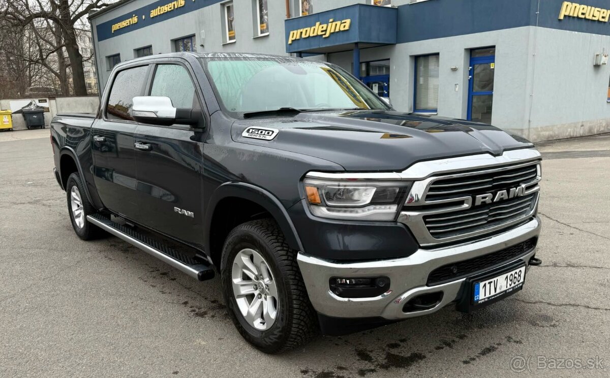 Prodám Dodge RAM 1500 LARAMIE 5.7 HEMI 4x4