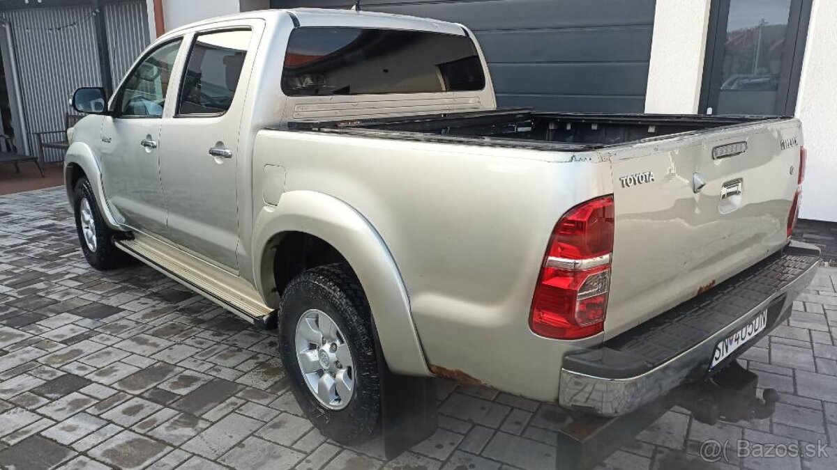 TOYOTA HILUX 2.5 D4D 4x4 - NA PREDAJ / NA SPLÁTKY