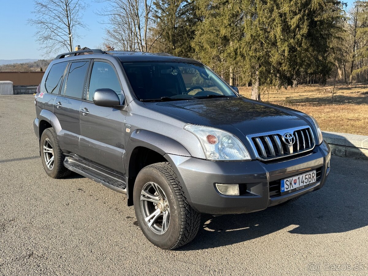 Toyota LandCruiser 120 Prado