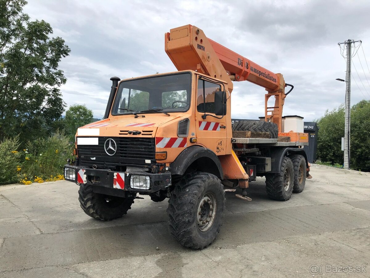 Mercedes UNIMOG 6X6 U2450 Výťah