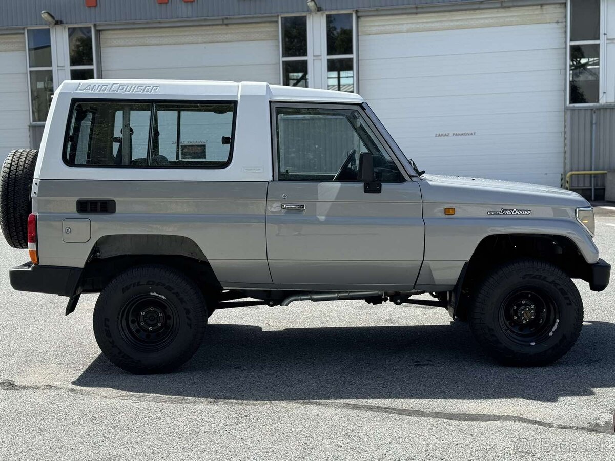 Toyota Land Cruiser KZJ 73