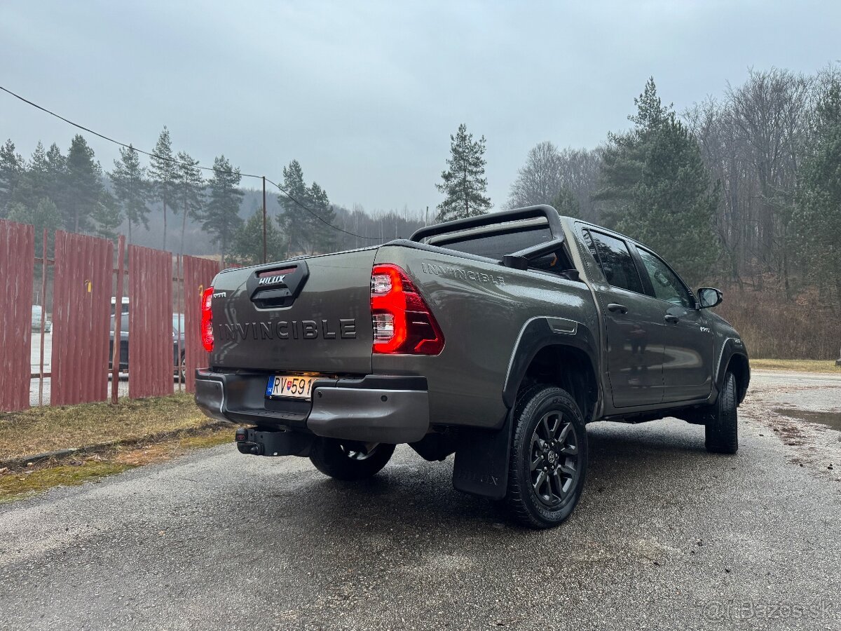 Toyota Hilux INVINCIBLE 2.8. 150kw