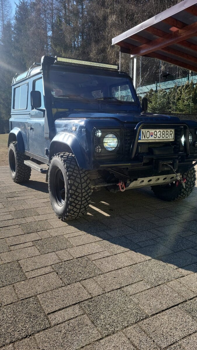 Land Rover Defender 90