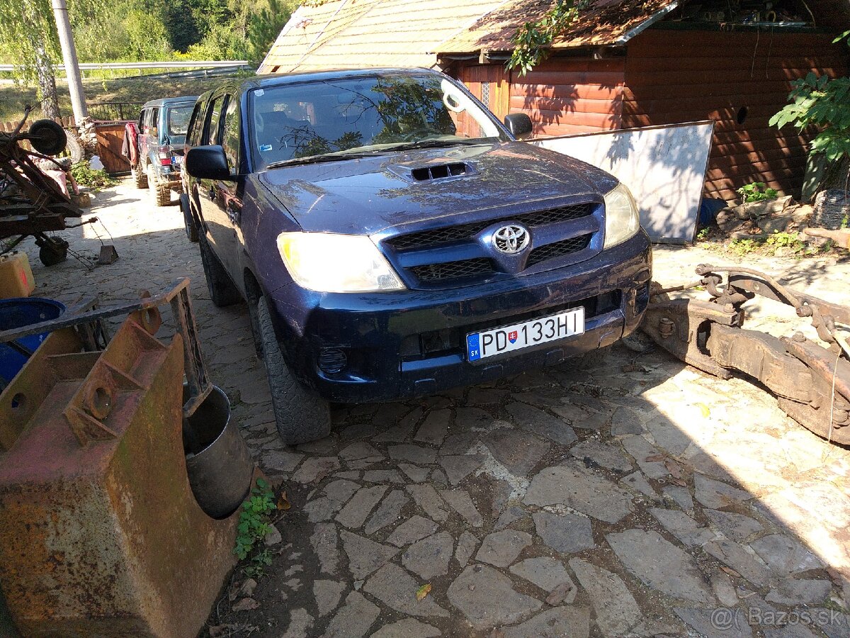 Rozpredam Hilux 2.5 d4d rv 2008