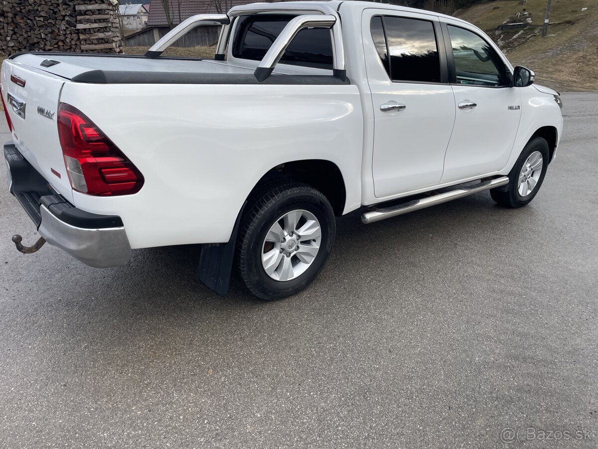 Toyota Hilux 2,4