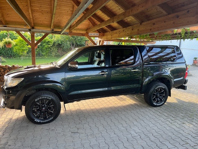 Predám Toyotu Hilux 3,0 D4D, 126kw,4x4, A/T, Pick Up