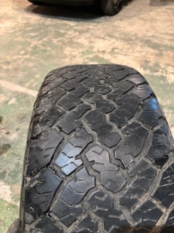 Predam pneu 255/60 R18