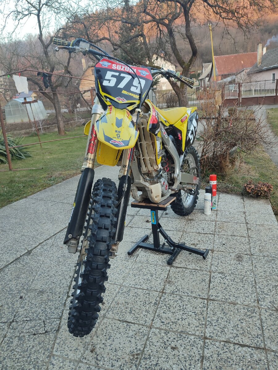 Suzuki rmz 250