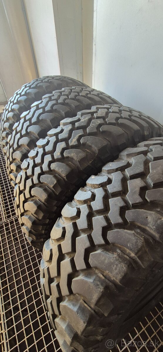 Predam originálne Offroad gumy 235/75R15