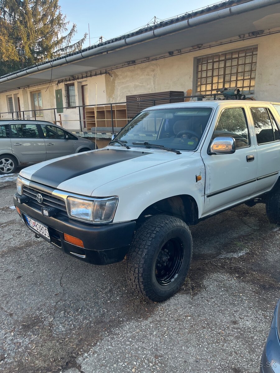 vymenim,predam toyota hilux 4runner 2,4 td  za defender