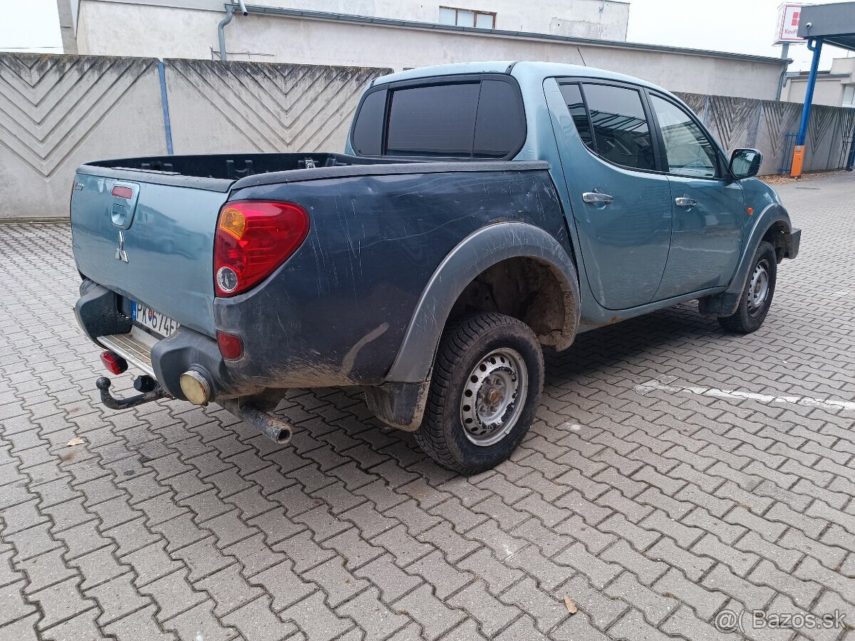 Mitsubishi L200 2.5 DI-D 100kw 4WD - Nepojazdné