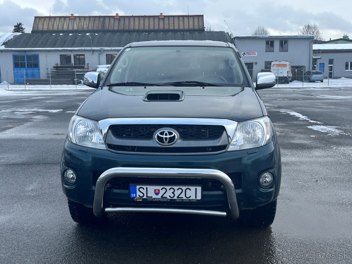 TOYOTA HILUX DOUBLECAB 2,5 D-4D / rv 2011 / 106 kW / MANUÁL