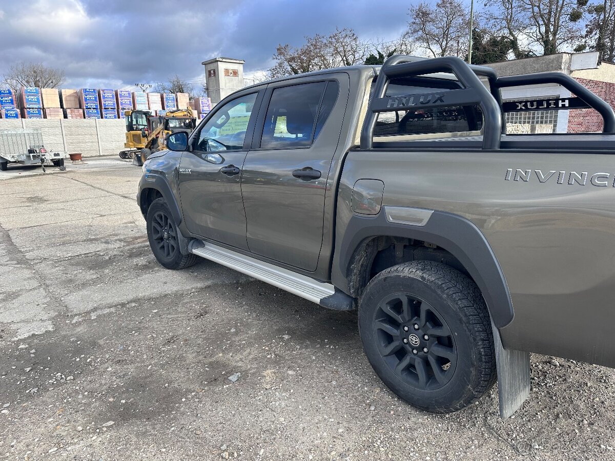 Toyota Hilux Invincible 2024/04