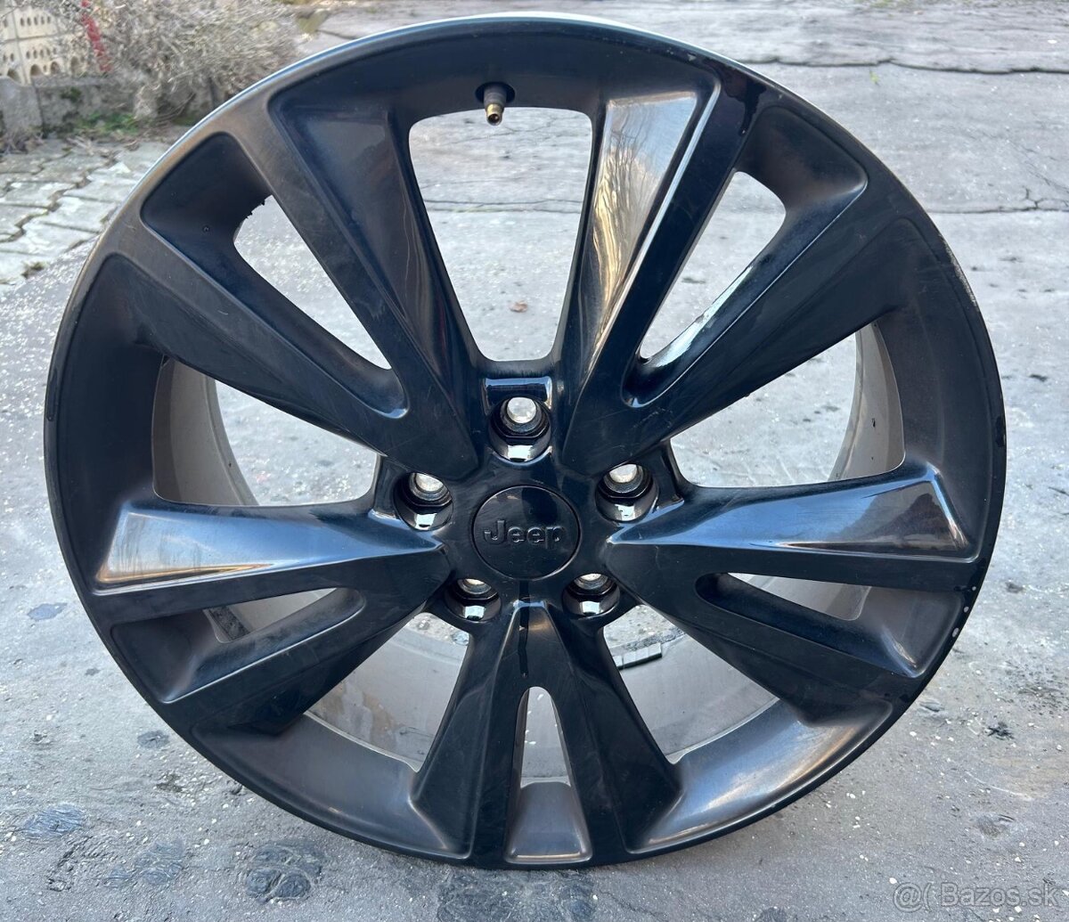 Predám 4ks alu disky originál Jeep 20” rozteč 5x127