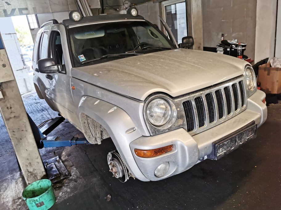 predam diely na Jeep cherokee kj 2.5 crd sport 105kw 2004 5