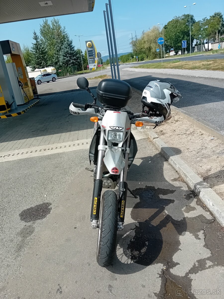 KTM625