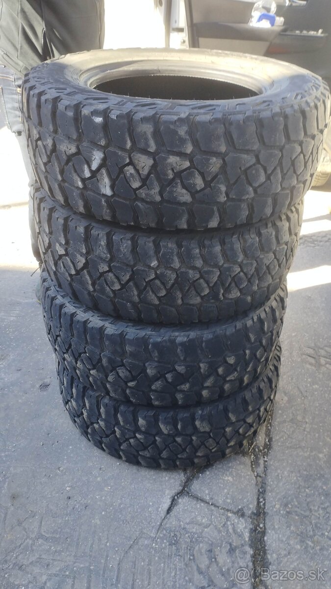 pneu  265/65 R17