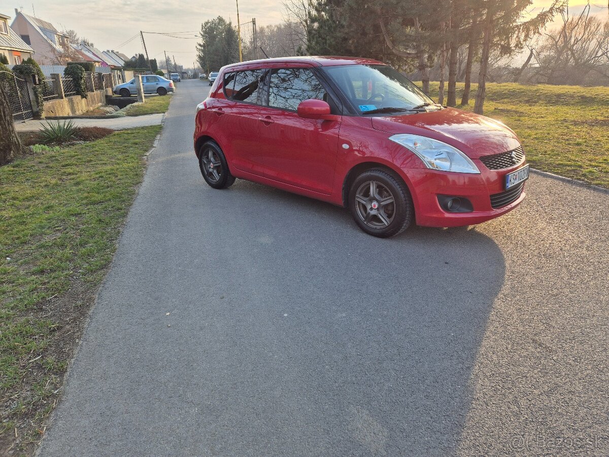 Suzuki Swift 1,2 69 kw Rok 2012