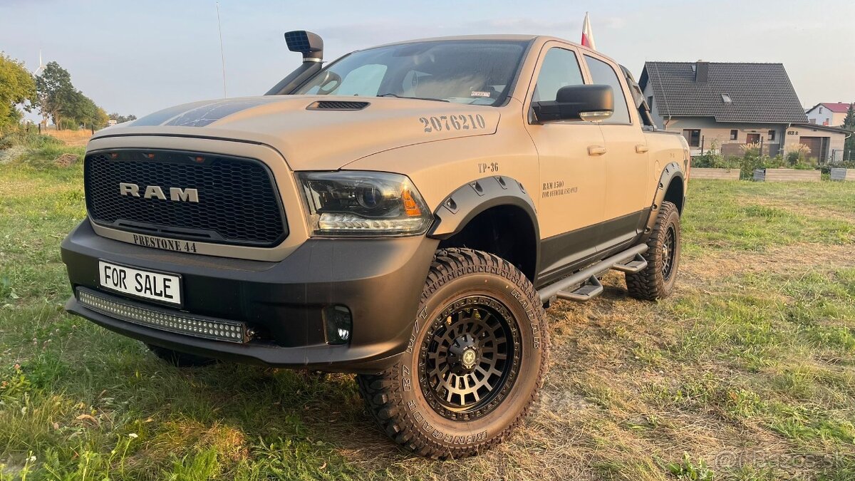 DODGE RAM 1500 5,7 HEMI 2015 CUSTOM OFFROAD