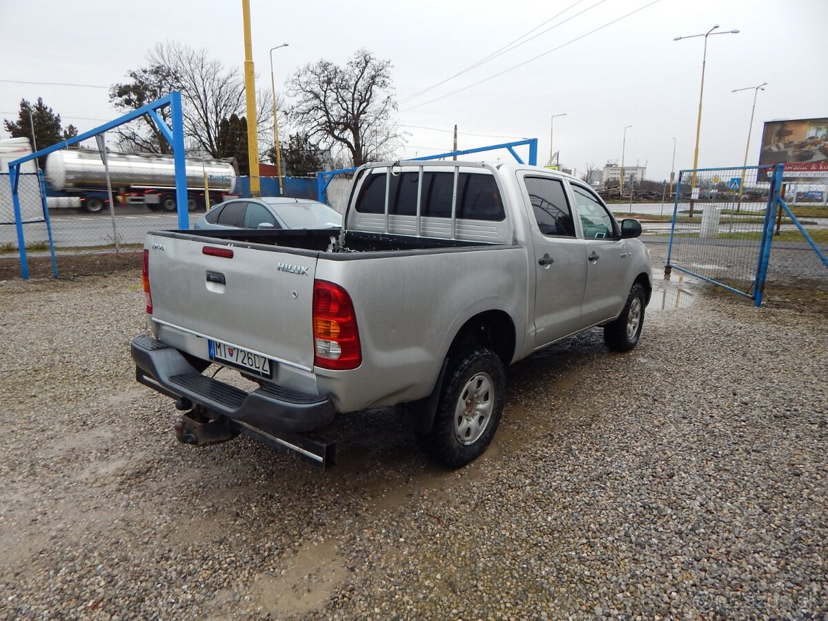 Toyota Hilux DC 2.5 I D-4D Terra