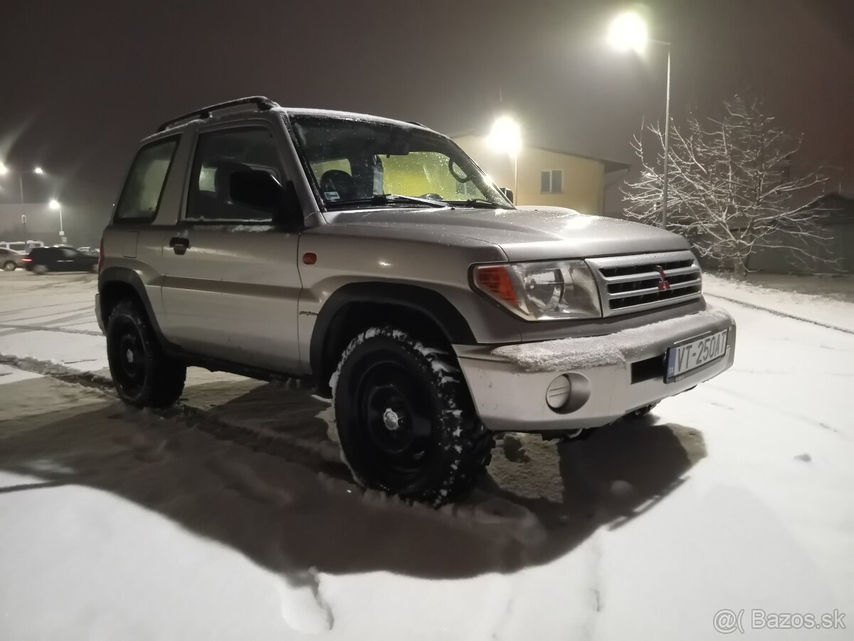 Mitsubishi pajero pinin