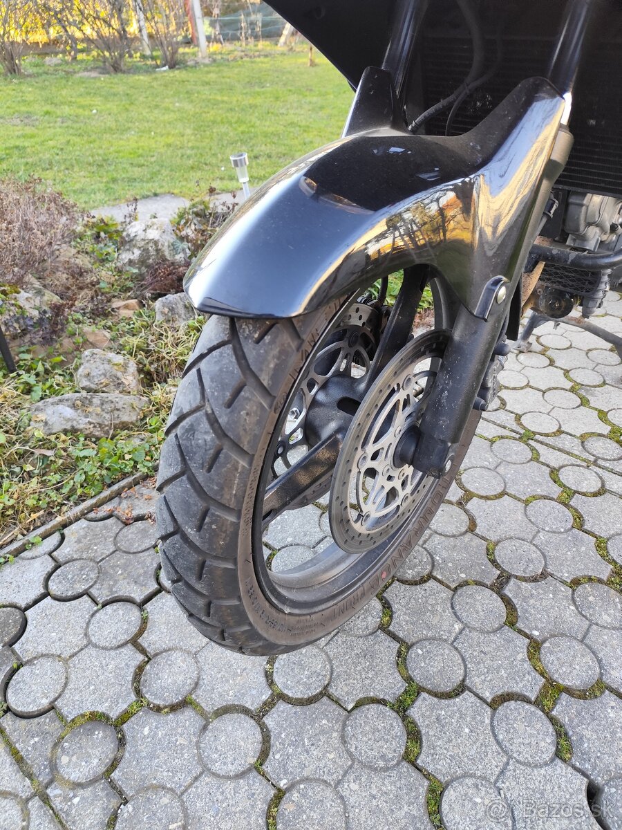 Suzuki V-storm DL 650