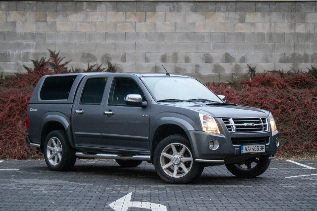 ISUZU D-MAX 3.0td predam