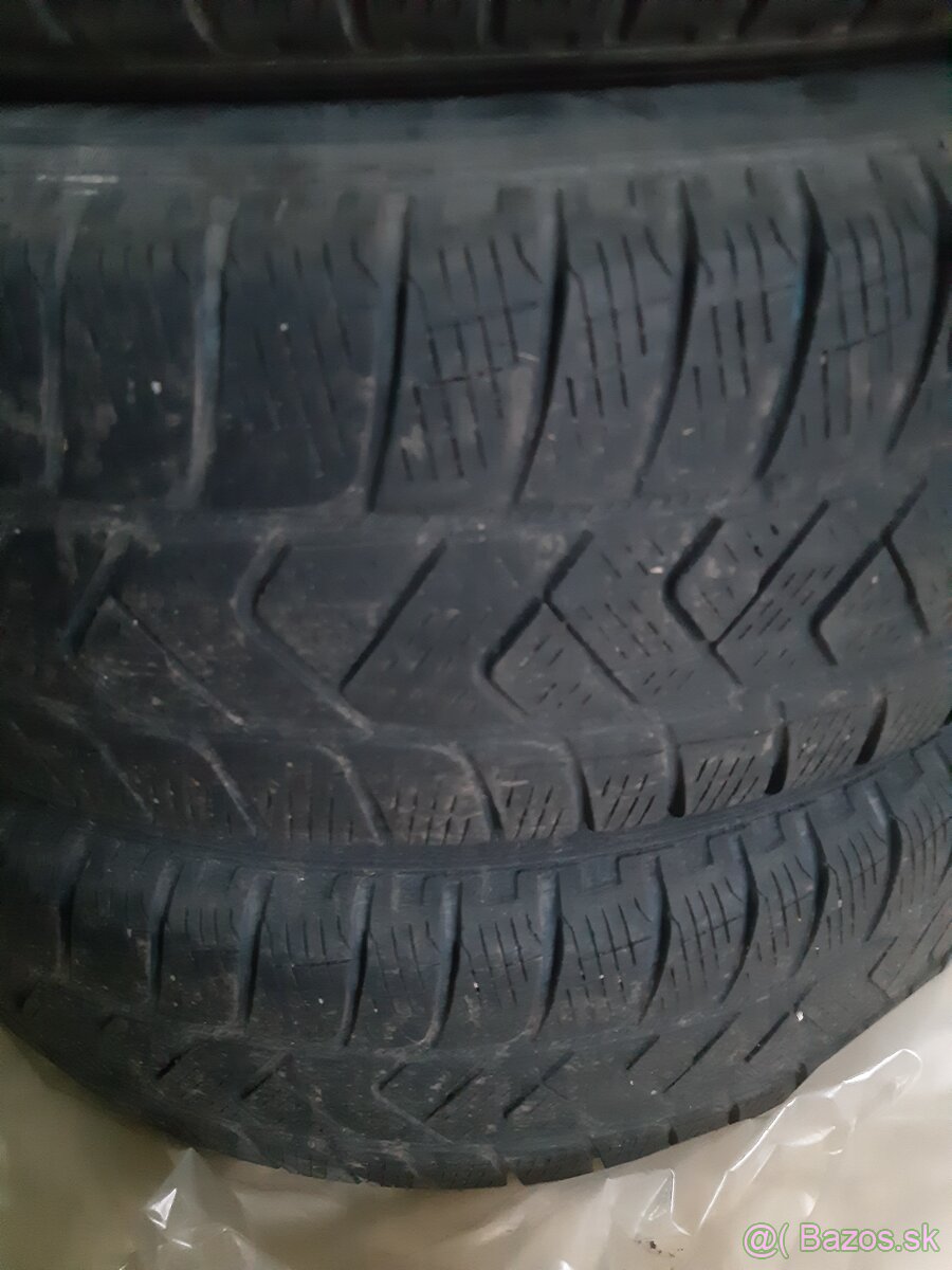 Pirelli 215/70/R16 104H,SUV