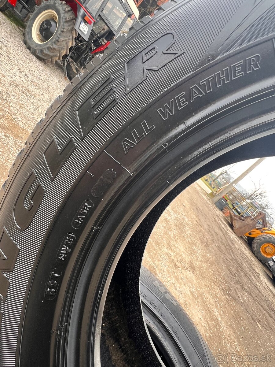 Celoročné pneu GoodYear Wrangler HP R17