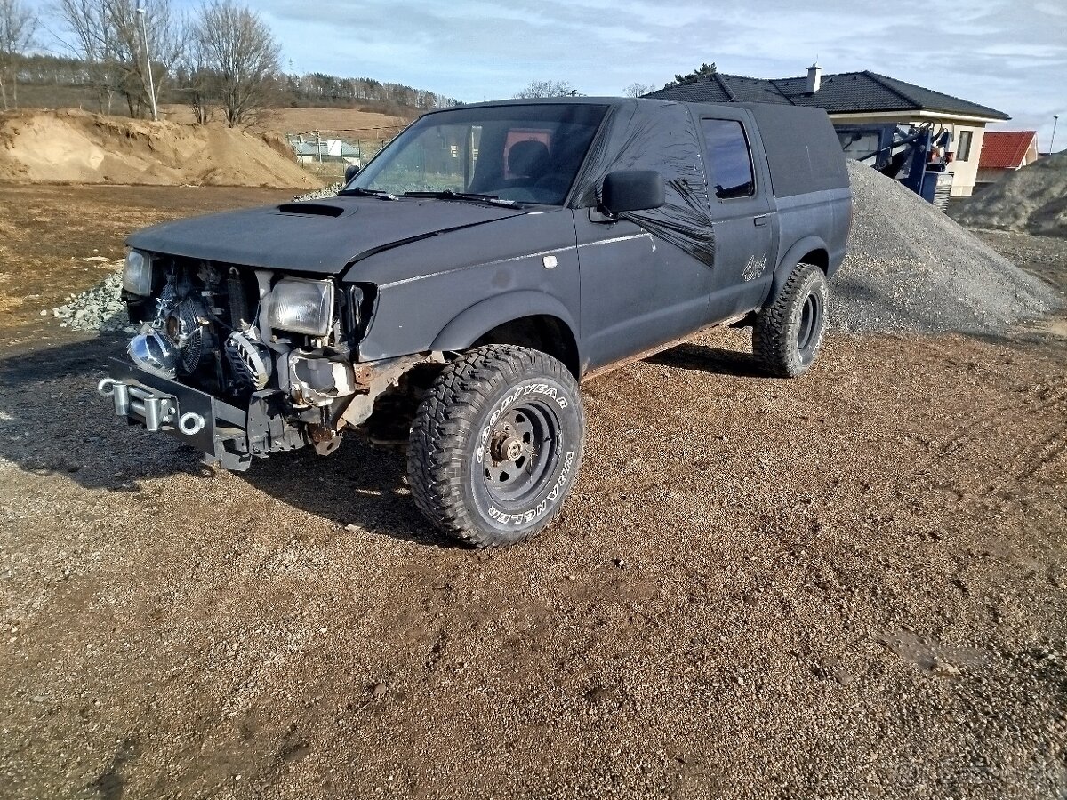 Predám Nissan Navara D22