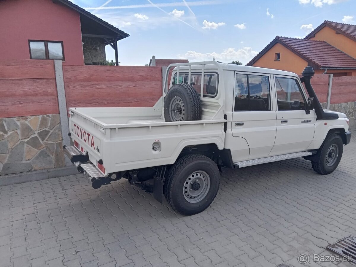 Land Cruiser 79 VDJ 4,5TD V8 Pick Up,4x4, 200PS,Manuál,Klima