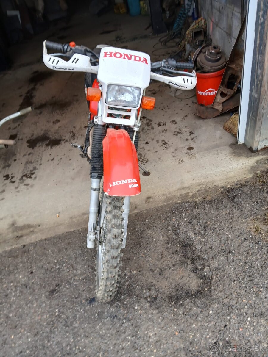 Na predaj: Honda XL 600R.