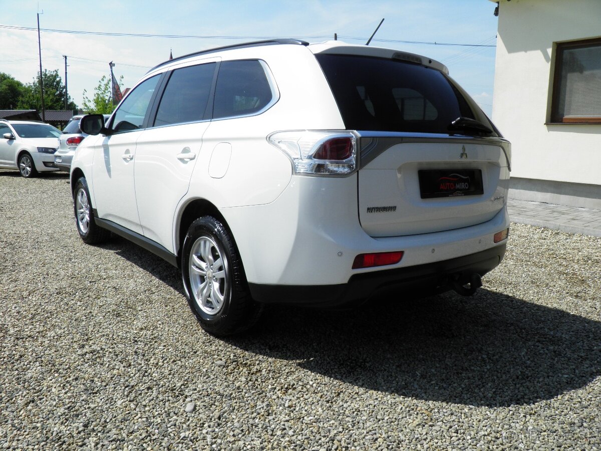 Mitsubishi Outlander 2.2 DI-D Intense A/T