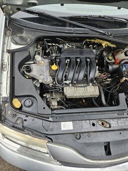 Renault laguna.        2004      1.6 benzínové motor - 20