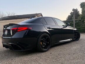 Alfa Romeo Giulia 2.9 Twin Turbo V6 510 AT QV - 20