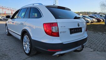 Škoda Superb Combi Scout 2.0 TDI 4x4 140k DSG - 20