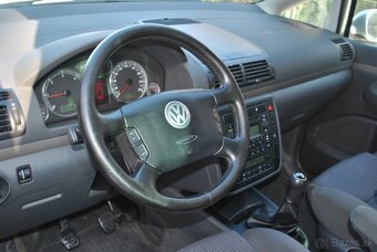 Volkswagen Sharan Business 1,9 TDI 85kW,webasto,7miest,tažné - 20