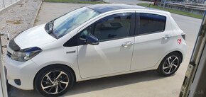 Toyota yaris 1,33 73kw 99ps biela zachovale auto - 20